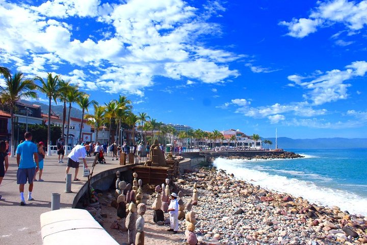 Private City Highlight Tour with Tequila Tasting - Image 4
