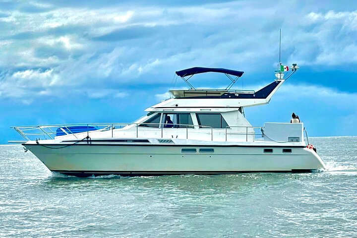 Private tour on a private yacht: beaches, snorkeling & more - Image 4