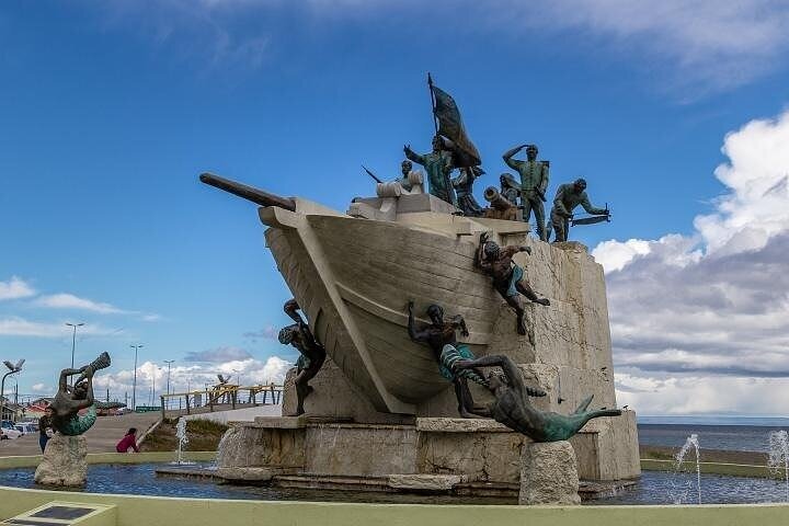 Punta Arenas City with Bulnes Fort Private Day Tour  - Image 3