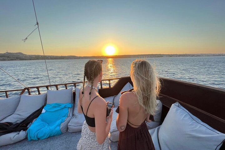All Inclusive Sunset Cruise with Dinner & Unlimited Aperol Spritz, Beer, Wine - Image 3