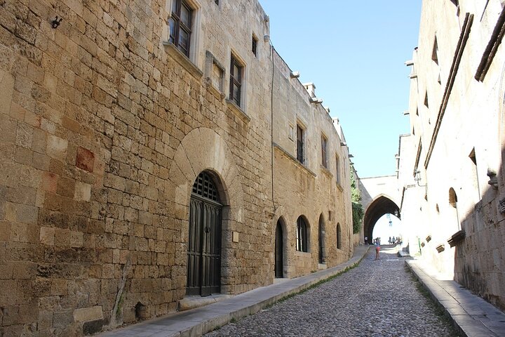Full-Day Private Guided City Tour and Free Beach Time in Greece - Image 2