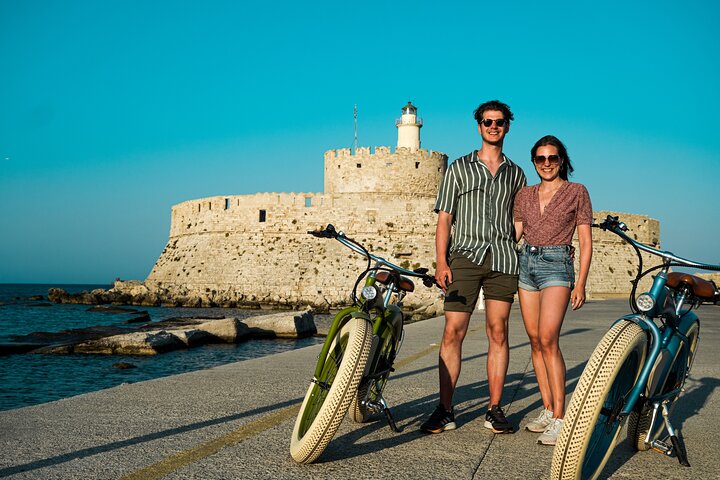 Retro E-Bike Photo stop tour - Image 4