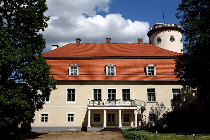 Cesis: Medieval Heritage and Natural Treasures  - Image 2
