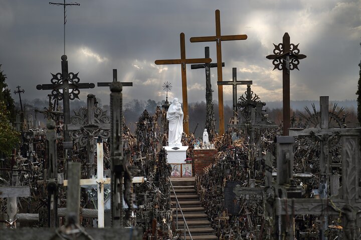 Private Full-Day Trip to Hill of Crosses, Rundale Palace & Bauska - Image 4