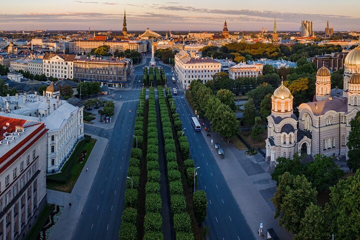 Private grand Riga city tour - Image 1