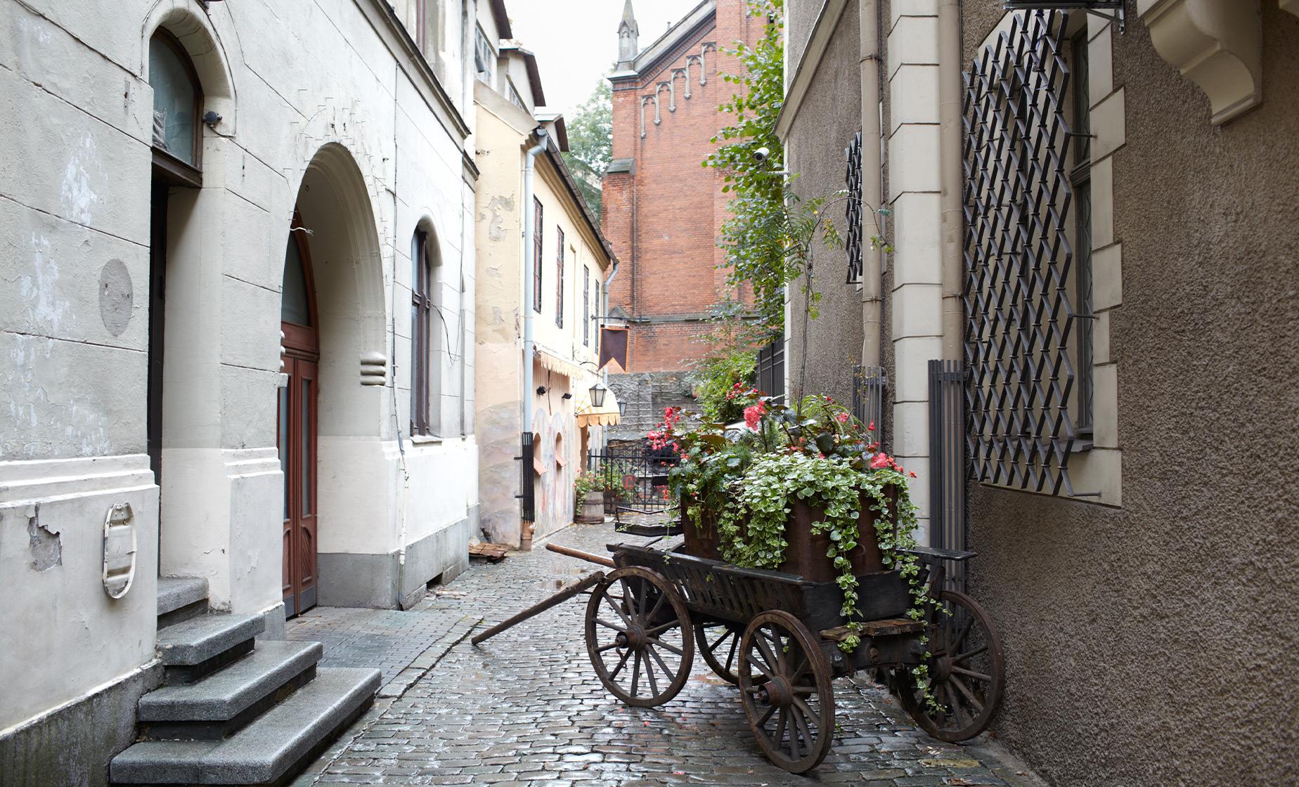 Private Medieval Riga by Land and Guided Boat Ride - Image 1