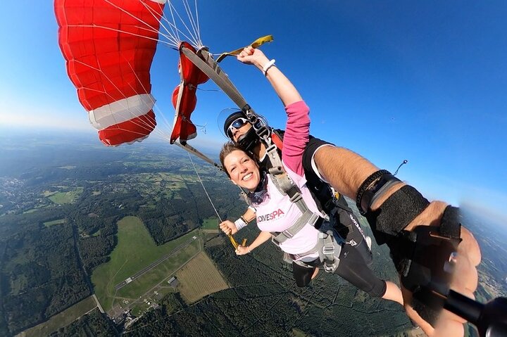 Skydiving Tandem Experience - Image 5