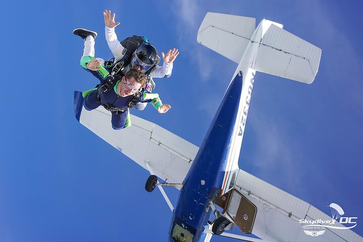 Skydiving Tandem Experience - Image 4