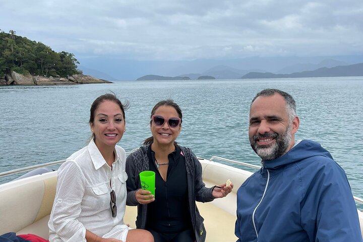 4h or 8h boat tour through the islands of Ubatuba - Image 1