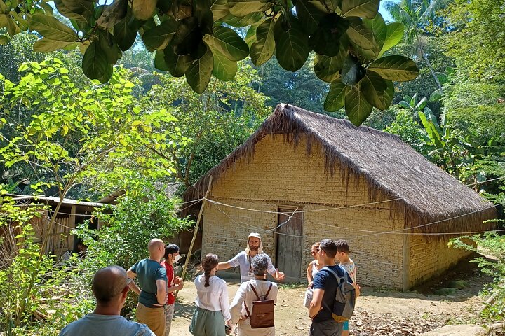 Natural day in an indigenous village - Image 1
