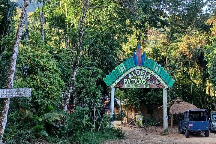 Natural day in an indigenous village - Image 5