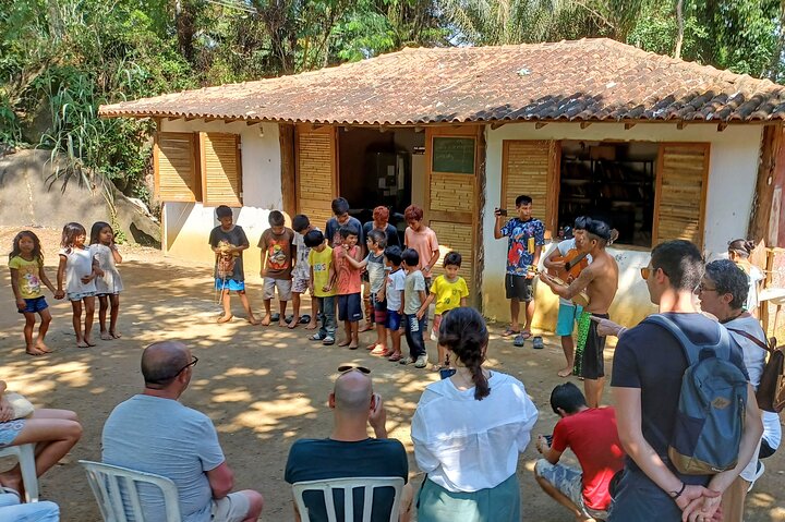 Natural day in an indigenous village - Image 3
