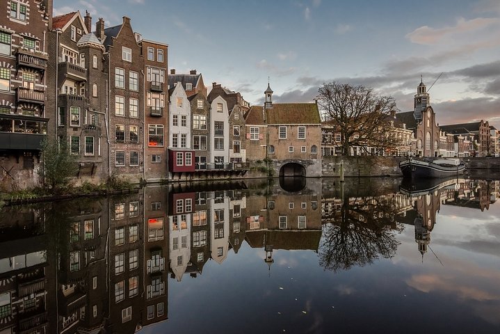 Explore Rotterdam’s history and architecture on private walking tour - Image 1