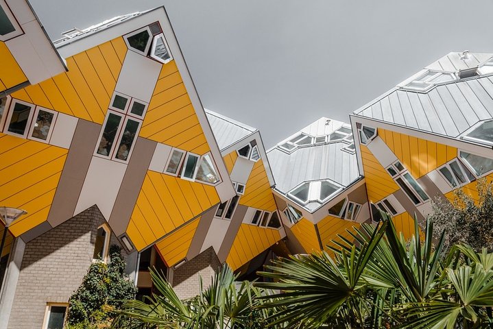 Explore Rotterdam’s history and architecture on private walking tour - Image 3