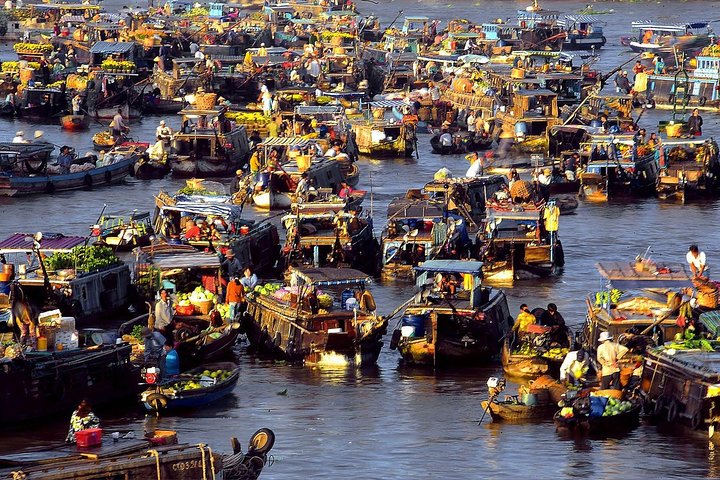 6Day Package Tour North-South: Sai Gon - Hanoi - Ha long Cruise  - Image 1