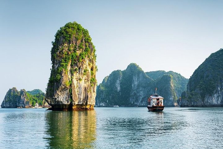 6Day Package Tour North-South: Sai Gon - Hanoi - Ha long Cruise  - Image 4