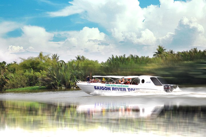Dragon Floating Temple Sightseeing on Saigon River by Speed Boat - Image 1