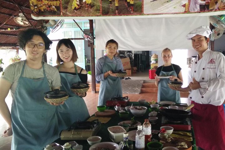 Ho Chi Minh City Full-Day Cooking Class with City Tour - Image 5
