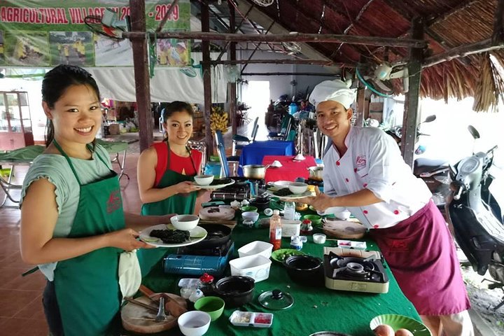 Market to Farm to Table Cooking Class in saigon - Image 4