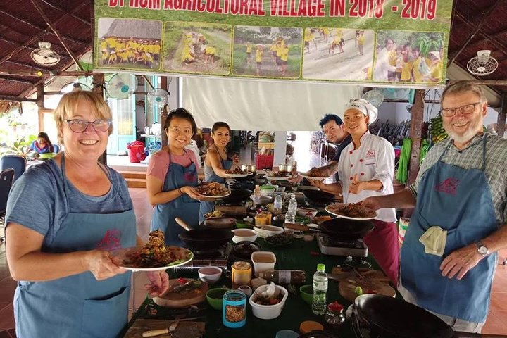 Market to Farm to Table Cooking Class in saigon - Image 2