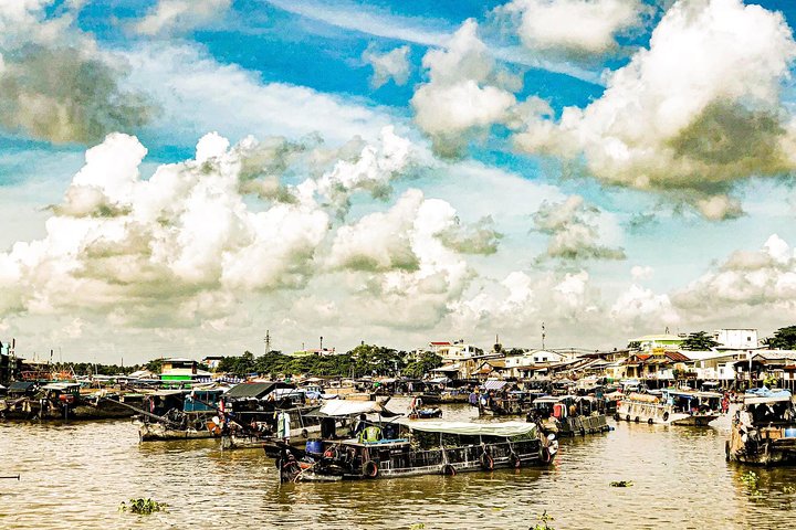 Private Cai Rang Floating Market in Can Tho - Image 3