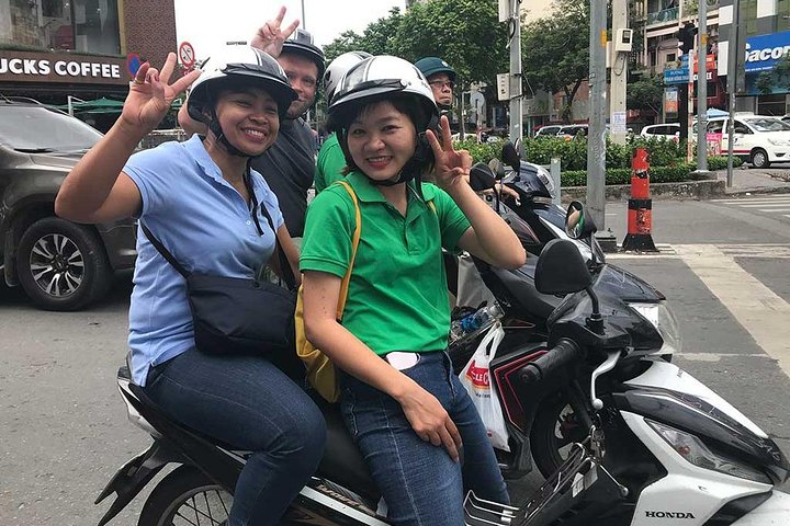 Private Saigon Sightseeing Tour by Scooter - Image 1