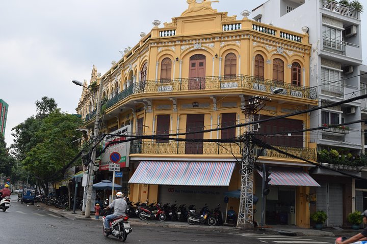 Saigon City One Day Discover By Cyclo Ride Private Tour With Guide  - Image 3