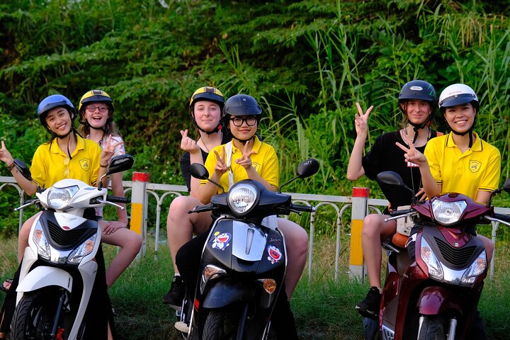 Saigon Sightseeing + Foodies By Day (Private Tour) - Image 2