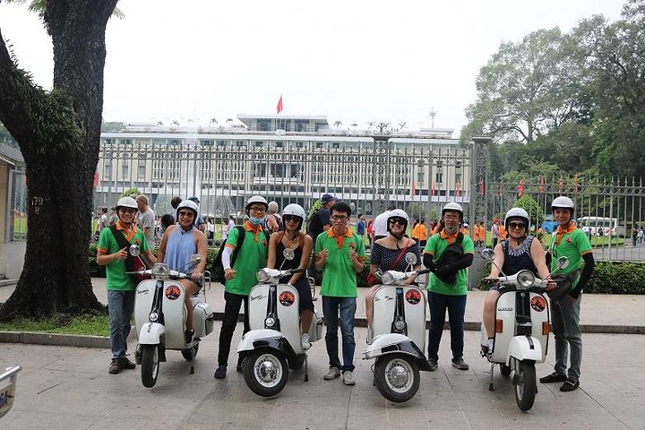 Saigon Vespa City Tour 2,5 hours - Image 1