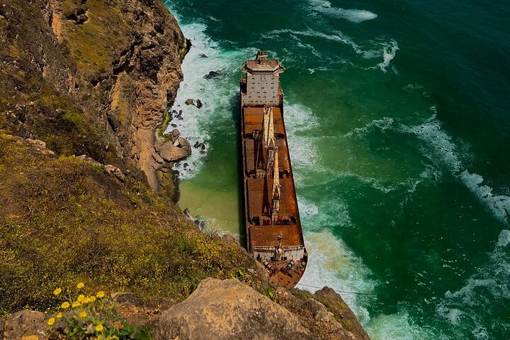4x4 Off road to Abandoned Ship and Hiking in Secret waterfall - Image 1