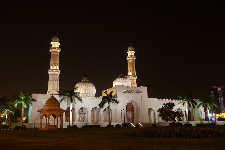 Private Salalah Night Tour with Dinner and Pick Up - by Salalah4Tourist - Image 1