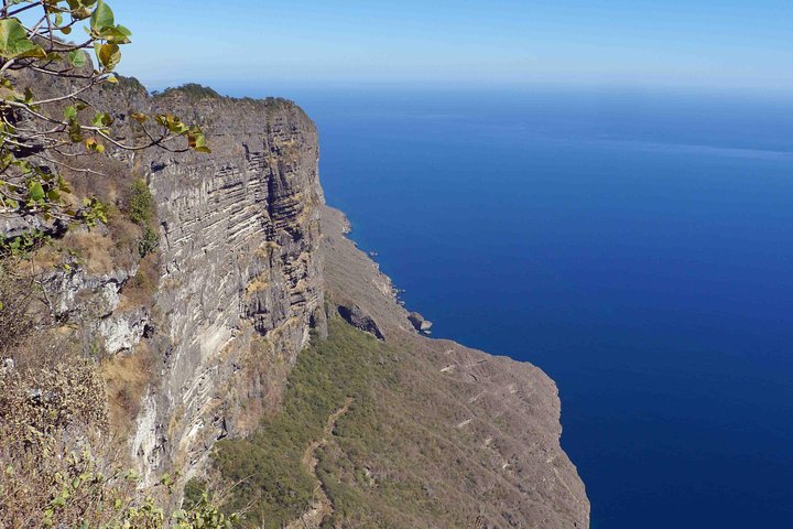 Private tour Mountains and beaches of the West coast (Fazaya beach+Shaat cliff) - Image 2