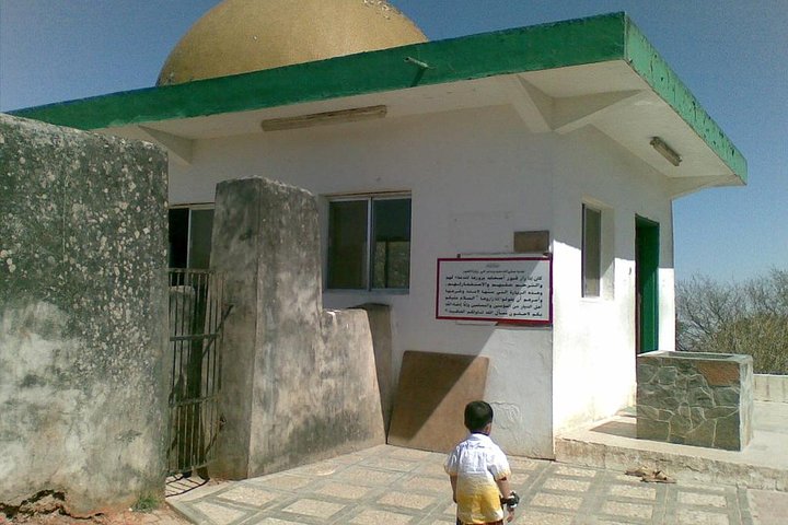 Wadi Ayun :Salalah Tours - Image 3