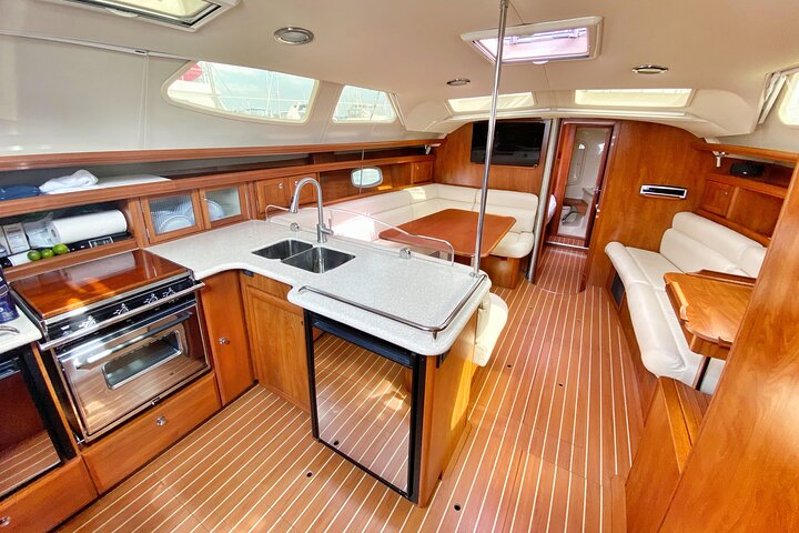Private Luxurious Sailing Cruise in San Diego Bay - Image 5