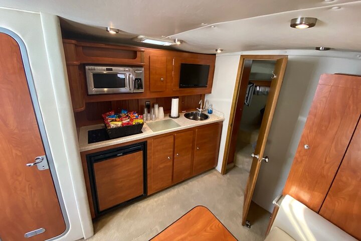 Private Luxury 45' Bay Cruiser Tour in San Diego: Suitable for Any Events  - Image 4