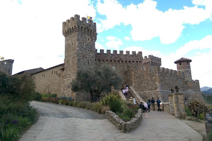 6-Hour Private Wine Tasting Tour with a Sample Stops - Image 1