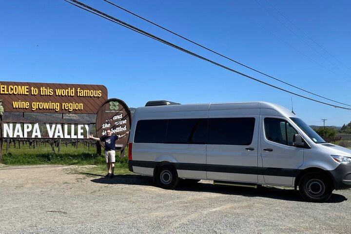 Sprinter Wine Tour for up to 14 people - Image 1