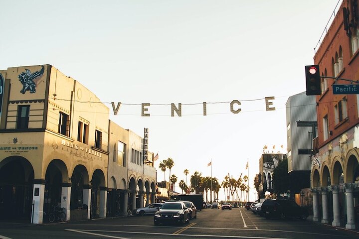 Los Angeles Private Guided Sightseeing Full-Day Tour - Image 1