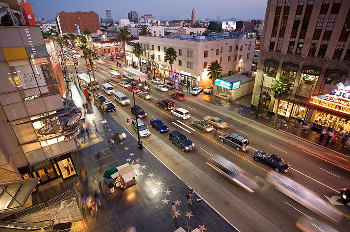 Private sightseeing tour of Beverly Hills - Image 1