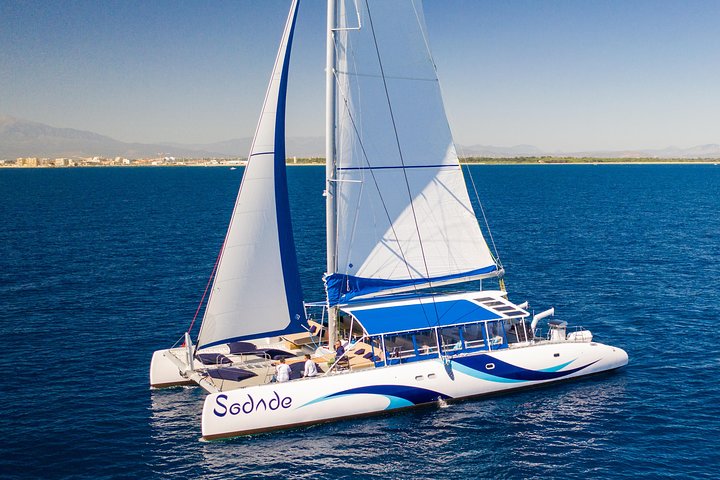 Lounge Catamaran SODADE Half-Day - Image 3