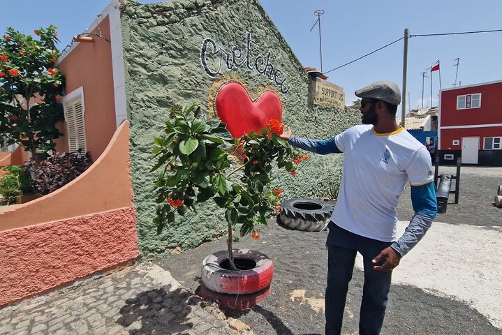 Private Santa Maria City Tour, Street Art and Tapas in Sal island - Image 2