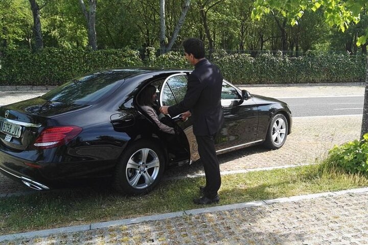 Private Transfer from Santander Port to Madrid Airport  - Image 1