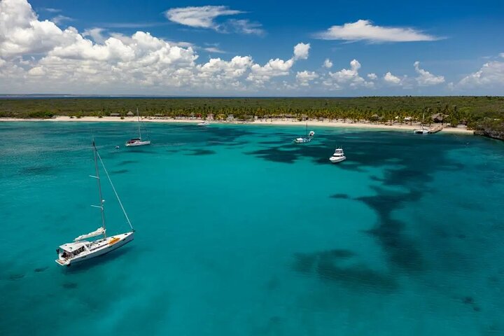 Full-day at Catalina Island from Santo Domingo with optional snorkeling included - Image 1
