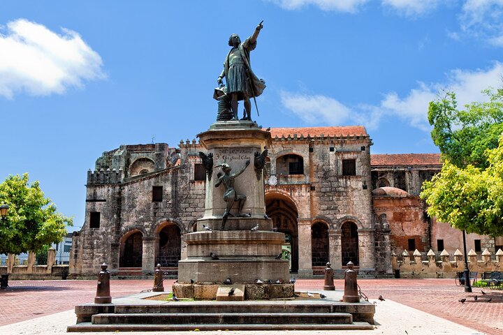 Half Day Excursion Colonial Zone Lighthouse to Colón and Tres Ojos from Santo Domingo - Image 1