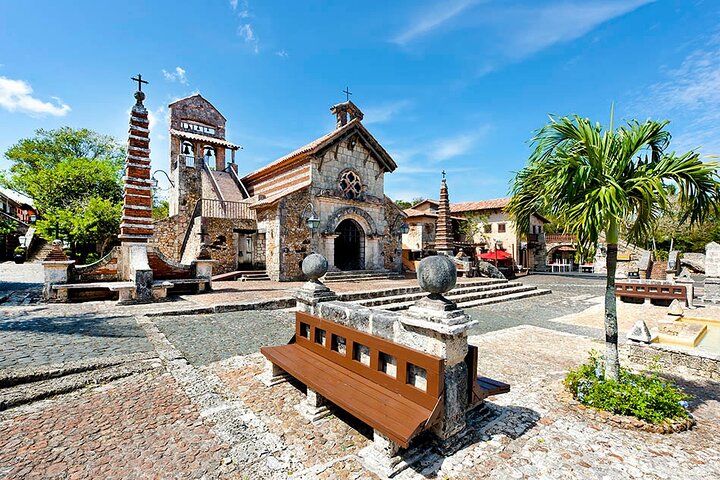 Romana: Cave of Wonders and Country House from Santo Domingo. - Image 2