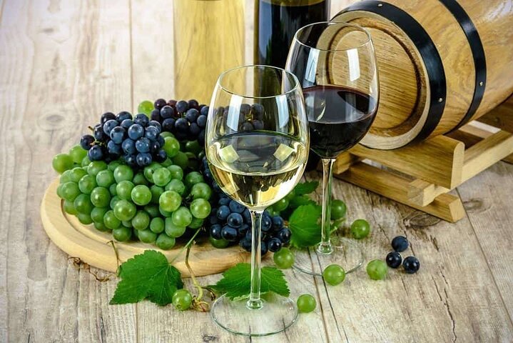 2 Hours Private Wine Tasting Tour in Santorini With Pick Up - Image 1