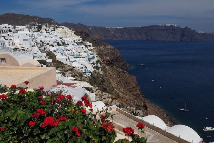 4-Hour Private Custom Santorini Tour - Image 4