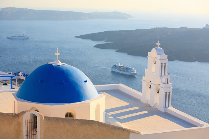 4 hrs island tour and photoshooting, Oia Blue domes, Red beach  - Image 3