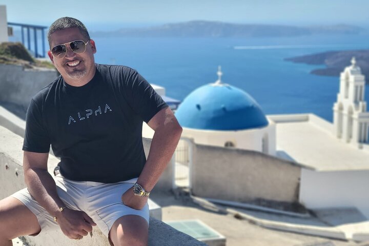 4 hrs island tour and photoshooting, Oia Blue domes, Red beach  - Image 5