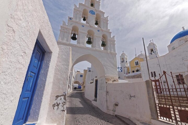 5 hour Private Tour of Santorini Villages and Winery - Image 1
